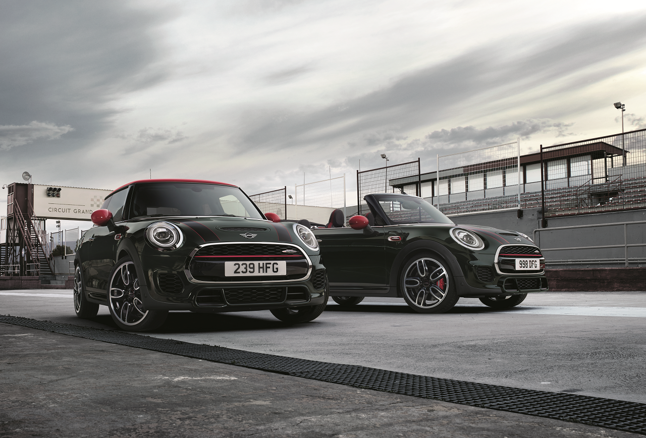 MINI JOHN COOPER WORKS.